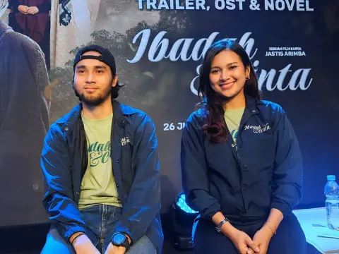 Achmad Megantara dan Indah Permatasari Achmad Megantara dan Indah Permatasari