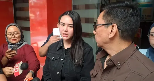 Amanda Manopo di Polres Metro Jakarta Selatan