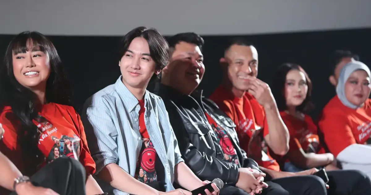 Ari Irham_dua dari kiri_di Perilisan film Takkan Kubiarkan Kau Menangis