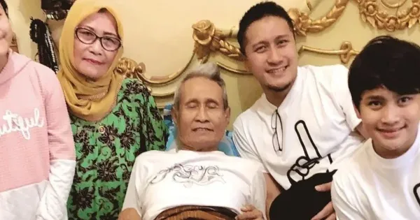 Arie untung ayah meninggal Arie untung ayah meninggal