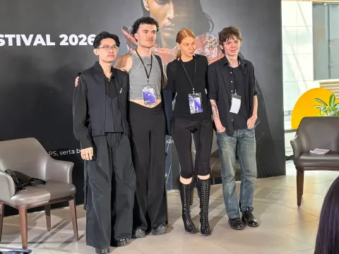 Arron Bryan pemenang FFD 2026 bersama tiga desainer muda dari École Duperré Paris