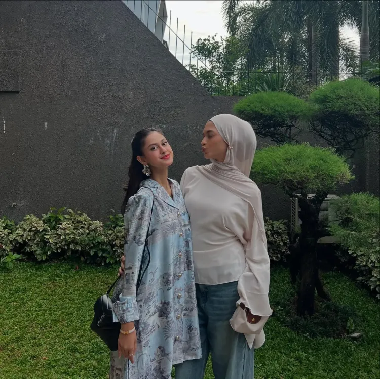 Asila Maisa YSL Asila Maisa memakai tas YSL. Foto: Dok. Instagram @therealasilamaisa