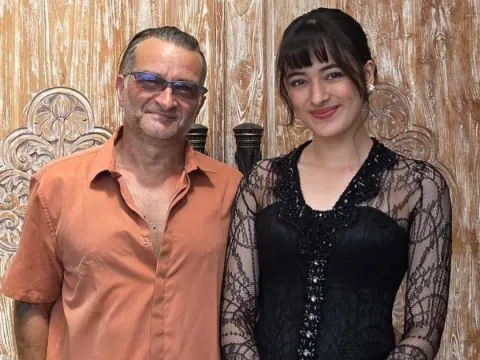 Ayah Bryan Domani dan Mawar de Jongh Ayah Bryan Domani dan Mawar de Jongh