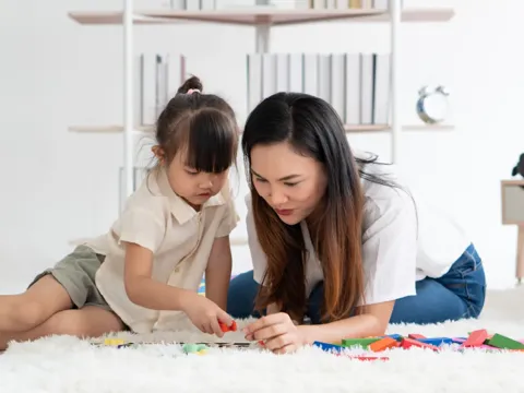 Bermain dan eksplorasi merupakan salah satu cara menumbuhkan otak anak