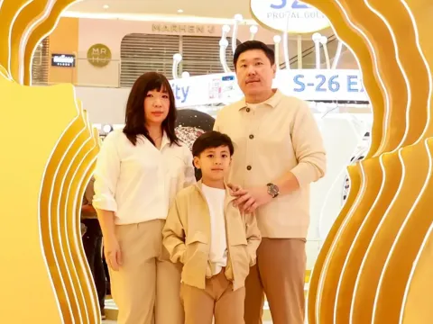 Budi dan Marlene bersama Ashton Alexander