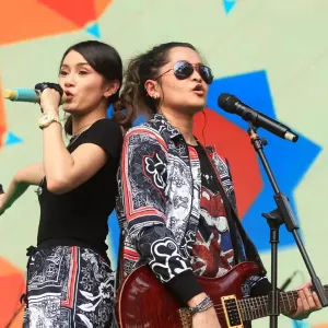Duo The Virgin saat tampil di Lokarya Fest 2026