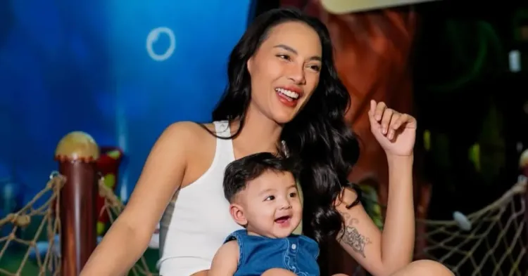 Erika Carlina dan Baby Andrew