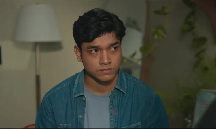 Fadly Faisal dalam film paket santet