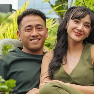 Fanny Ghassani dan Suami