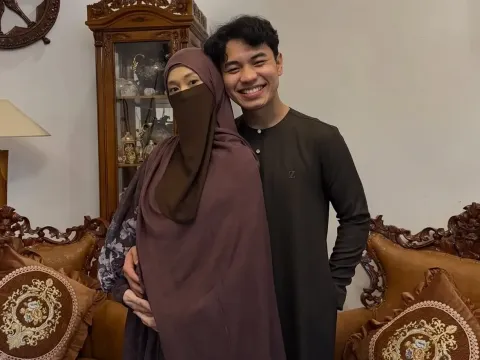 Fiki Naki bersama istri Tina Agustin
