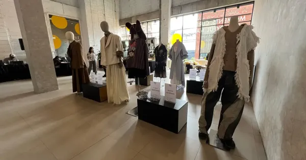 Ilustrasi display berbagai brand fashion Ilustrasi display berbagai brand fashion