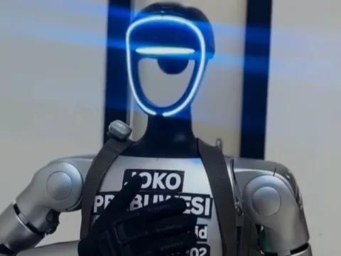 Joko prabuwesi robot humanoid