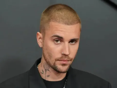 Justin Bieber (2)