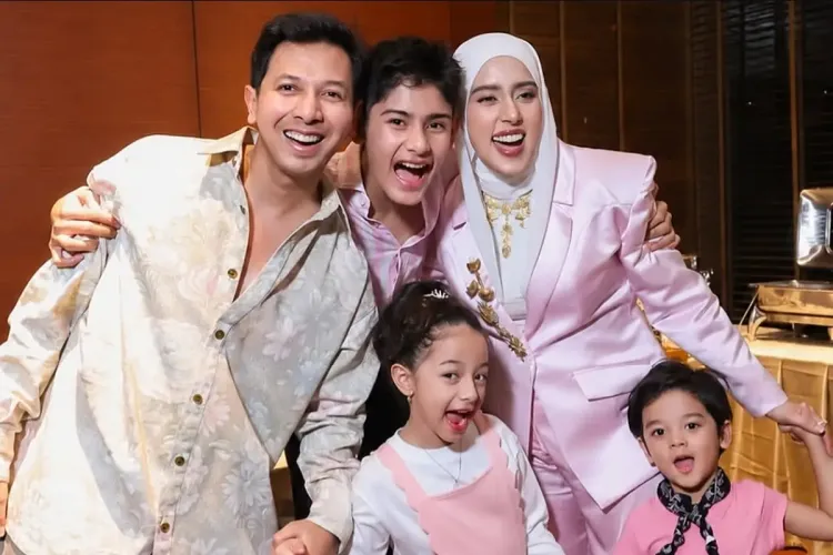 Keluarga Fairuz A Raiq dan Sonny Septian