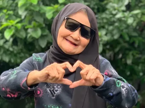 Nenek Hayati