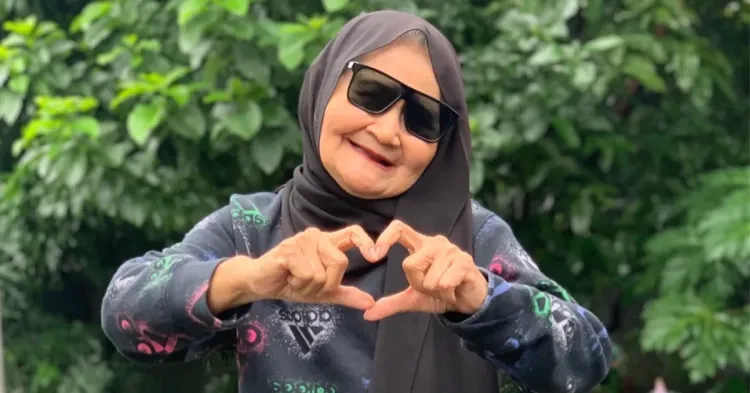 Nenek Hayati