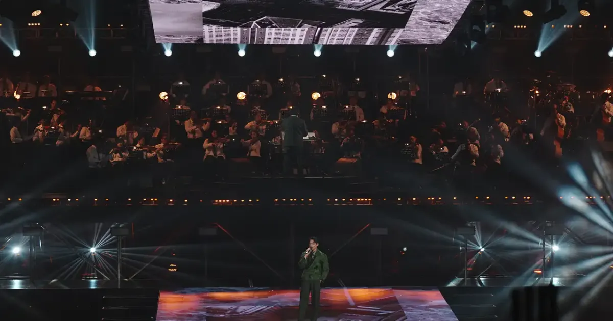 Penampilan Afgan di konser Retrospektif bersama Erwin Gutawa Orchestra
