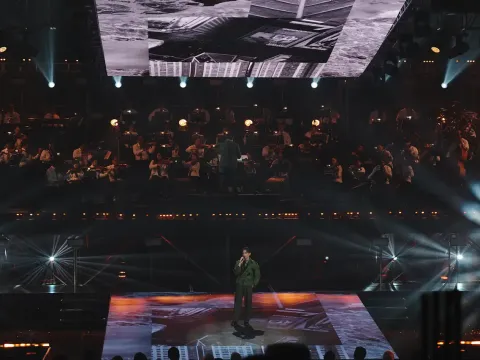 Penampilan Afgan di konser Retrospektif bersama Erwin Gutawa Orchestra
