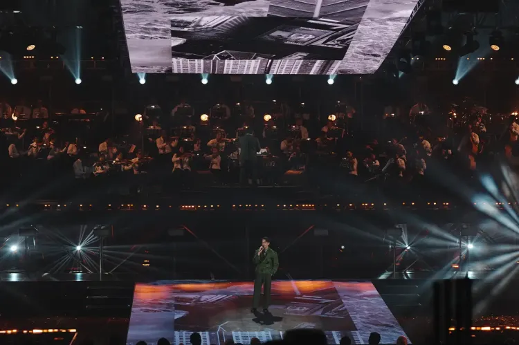 Penampilan Afgan di konser Retrospektif bersama Erwin Gutawa Orchestra