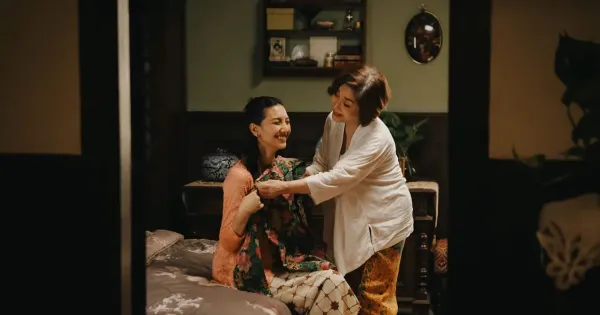Sheila Dara bersama Widyawati dalam film pendek Jalan Pulang Sheila Dara bersama Widyawati dalam film pendek Jalan Pulang