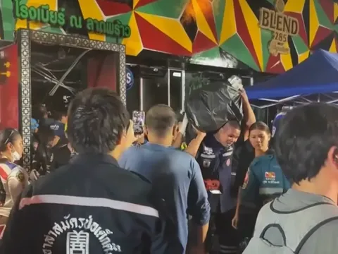 Suasana pascakebakaran pub di Na Daprao_Foto Screengrab