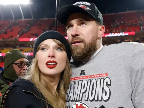 Taylor Swift dan Travis Kelce (3)