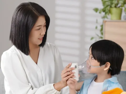 Terapi inhalasi menggunakan nebulizer