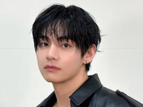 V BTS (2)