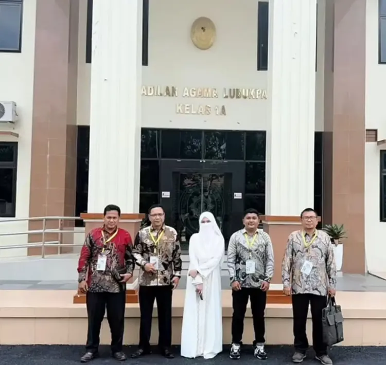 Wardatina Mawa di Pengadilan Agama Lubuk Pakam Wardatina Mawa di Pengadilan Agama Lubuk Pakam
