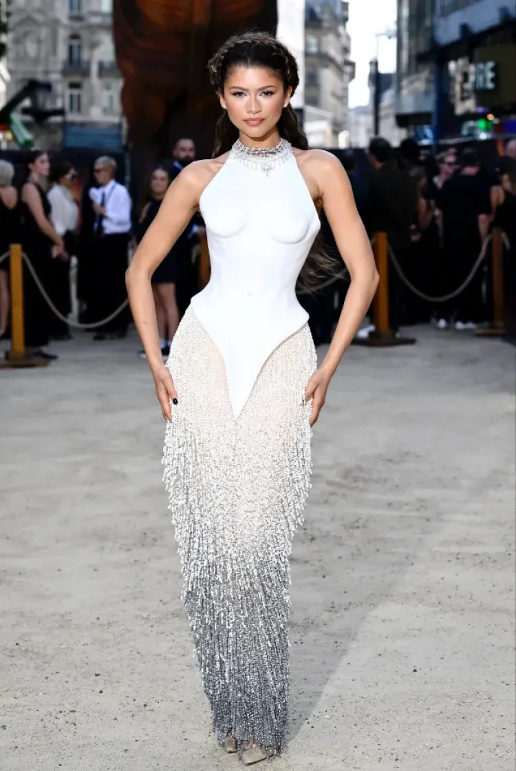Zendaya The Odyssey London Zendaya menghadiri premiere film 'The Odyssey' di London. Foto: Dok. X @extratv