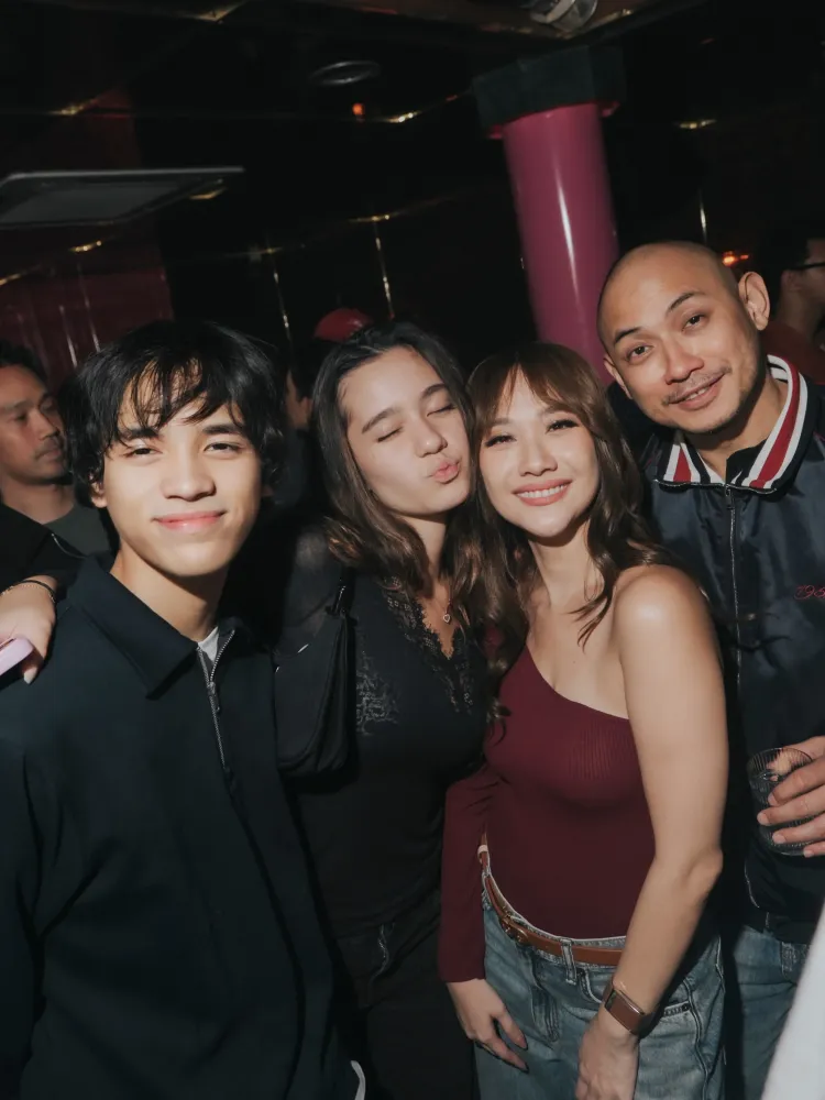 Anaia Victoria Keluarga Noah Sinclair Anaia Victoria bersama Noah, BCL, dan Tiko. Foto: Dok. Instagram @itsmebcl