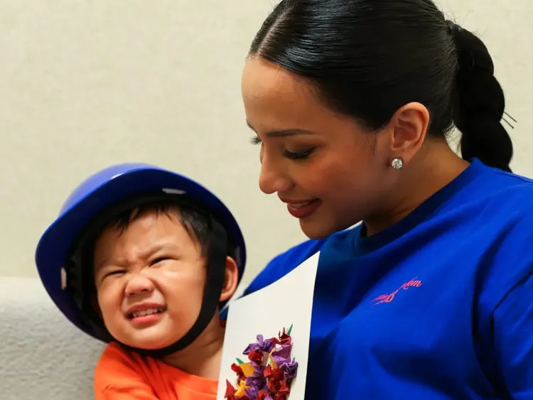 Angel Pieters bersama sang buah hati