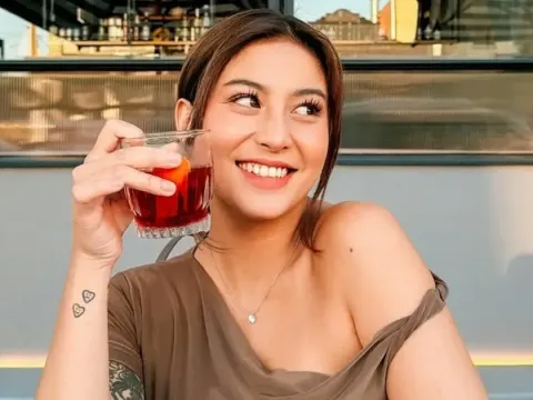 Awkarin karin novilda
