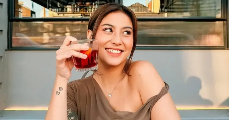 Awkarin karin novilda