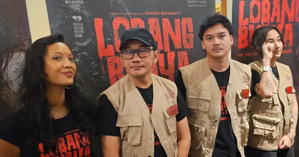 Baskara Mahendra bersama sutradara dan cast film Lobang Buaya