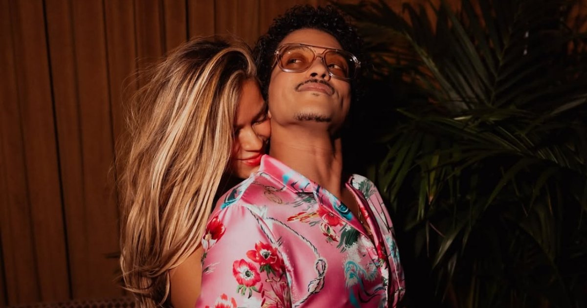 Bruno Mars dan Karol G Dirumorkan Pacaran