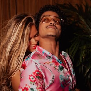 Bruno Mars dan Karol G Dirumorkan Pacaran