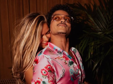 Bruno Mars dan Karol G Dirumorkan Pacaran
