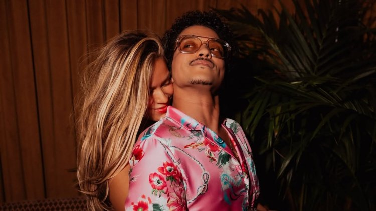 Bruno Mars dan Karol G Dirumorkan Pacaran
