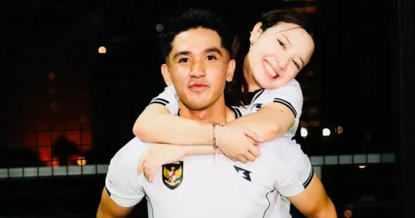 Bunga reyza akbar pacar