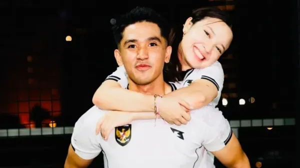Bunga reyza akbar pacar