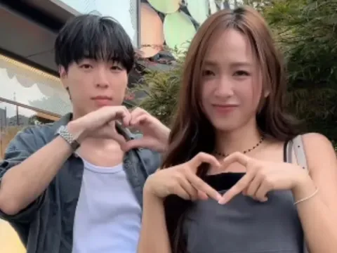 Dita Karang dan Jun Curry Ahn