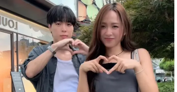 Dita Karang dan Jun Curry Ahn Dita Karang dan Jun Curry Ahn