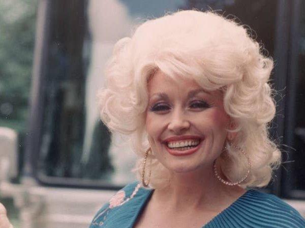 Dolly Parton Meninggal di Usia 80 Tahun