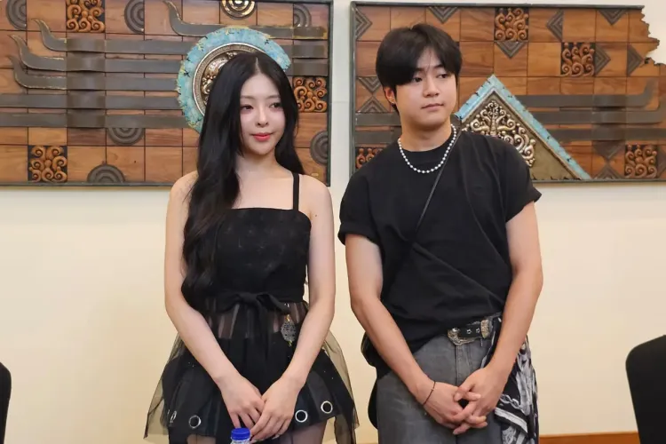 Dua idol Korea Henny dan Gunwoo saat hadir di coaching clinic Born Star Indonesia