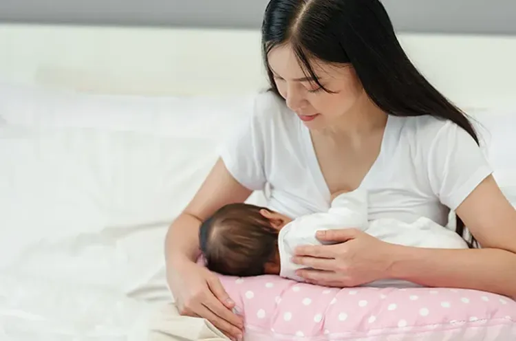 Ilustrasi ASI eksklusif untuk bayi