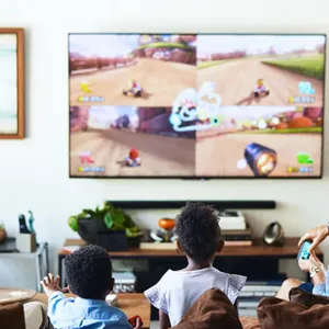 Ilustrasi orang tua bermain game bersama anak