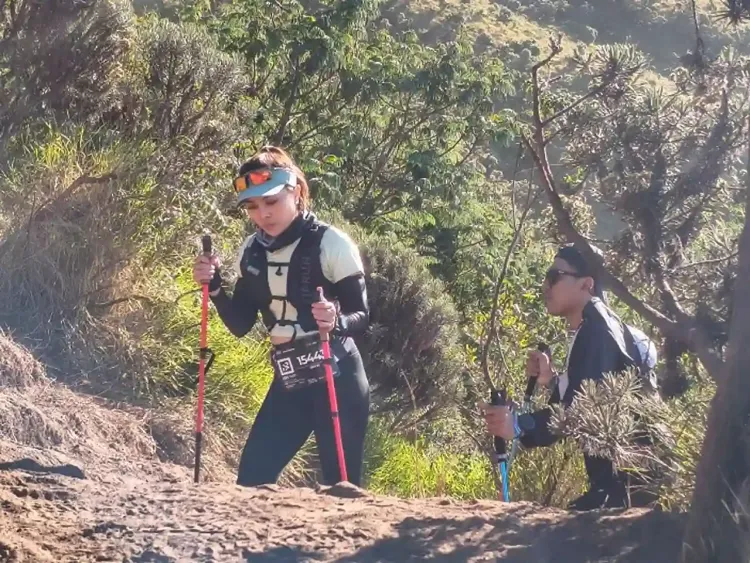 Ismi Melinda dalam partisipasinya di Merapi Merbabu de Trail