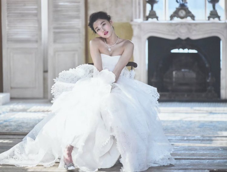 Jun Ji Hyun Prewedding (2) Potret prewedding Jun Ji Hyun pada 2012. Foto: Dok. X @junjihyunonly
