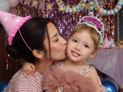 Kamari Ulang Tahun Ke-3, Jennifer Coppen Bagikan Pesan Menyentuh